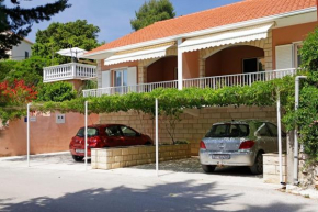 Отель Seaside family friendly house with a swimming pool Vela Luka, Korcula - 12289  Вела Лука